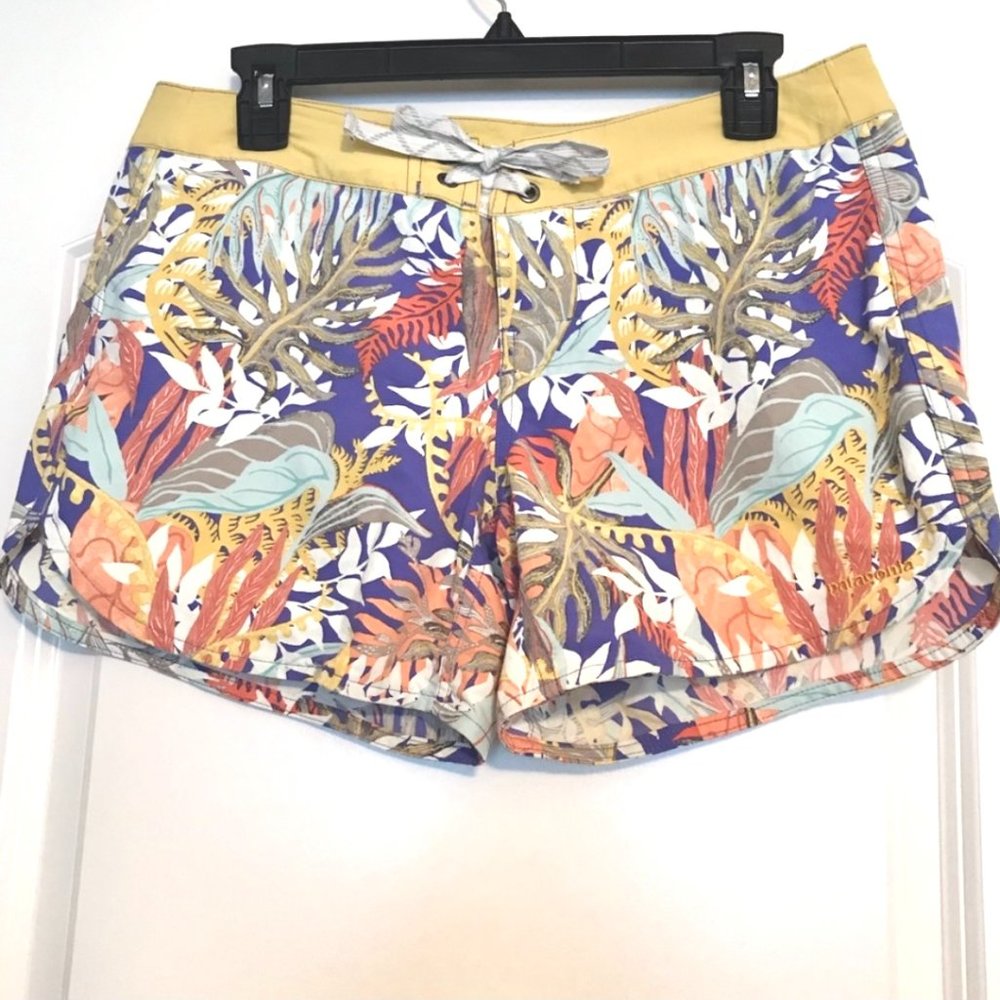Patagonia Wavefarer Boardshorts Jurassic Fern Size 6
